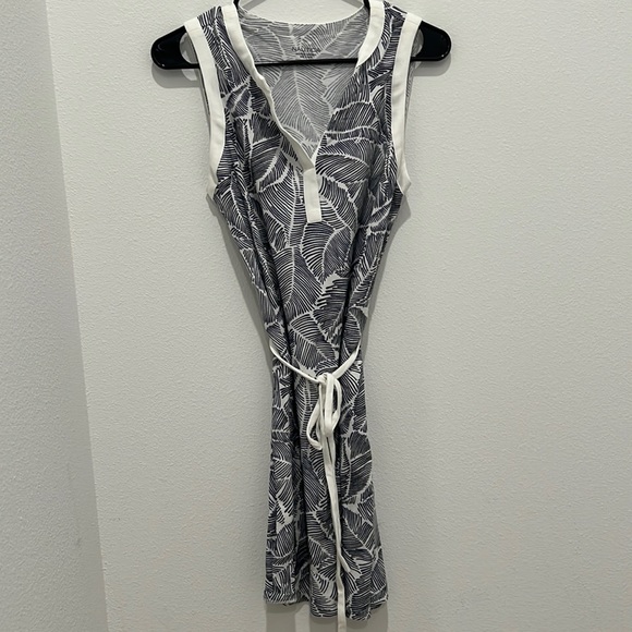 Womens dress - Picture 1 of 3